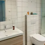 Seafront Retreat With Panoramic Mountain Views *