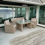 Seafront Retreat With Panoramic Mountain Views Ballangen