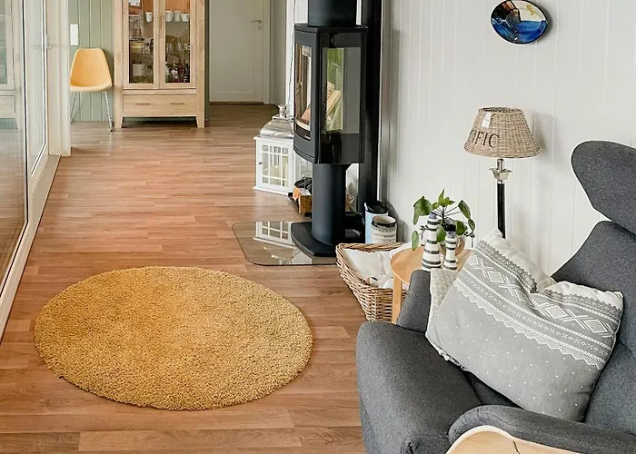 Seafront Retreat With Panoramic Mountain Views Сasa de vacaciones